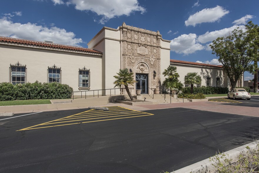 More Photos Of 926 E McDowell Rd, Phoenix Medical For Lease