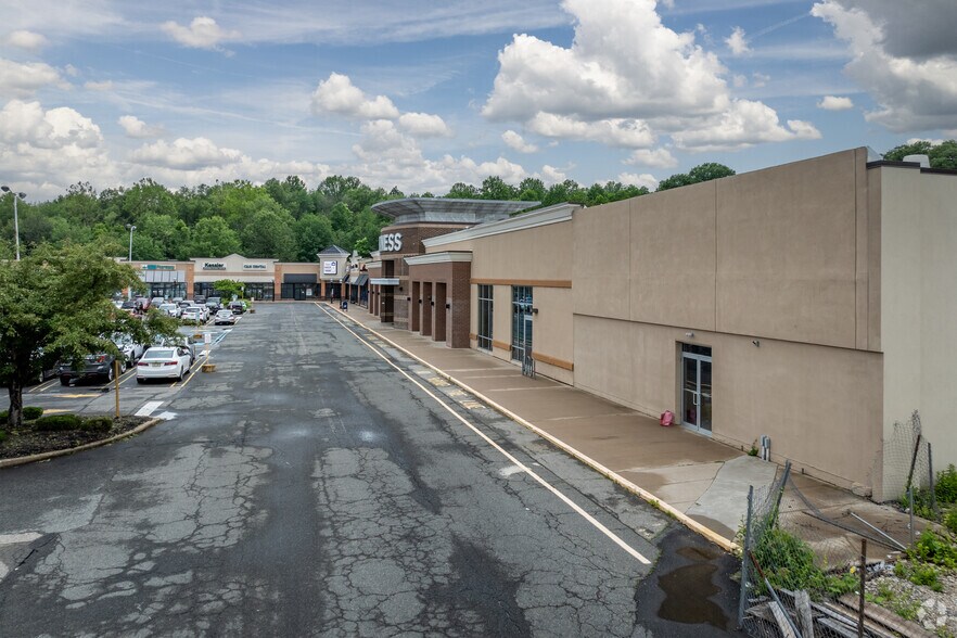 More Photos Of 140 Route 10 W, Randolph Storefront For Lease