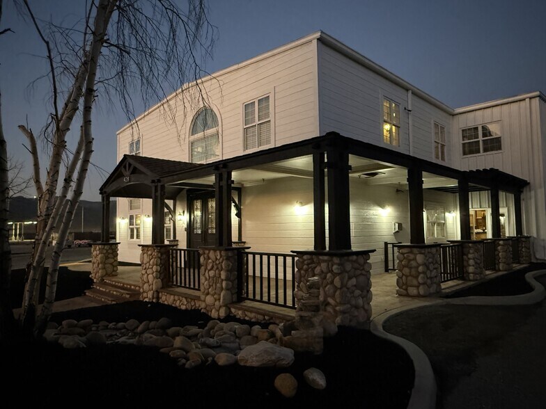 More Photos Of 428 N Curry St, Tehachapi Light Manufacturing For Sale