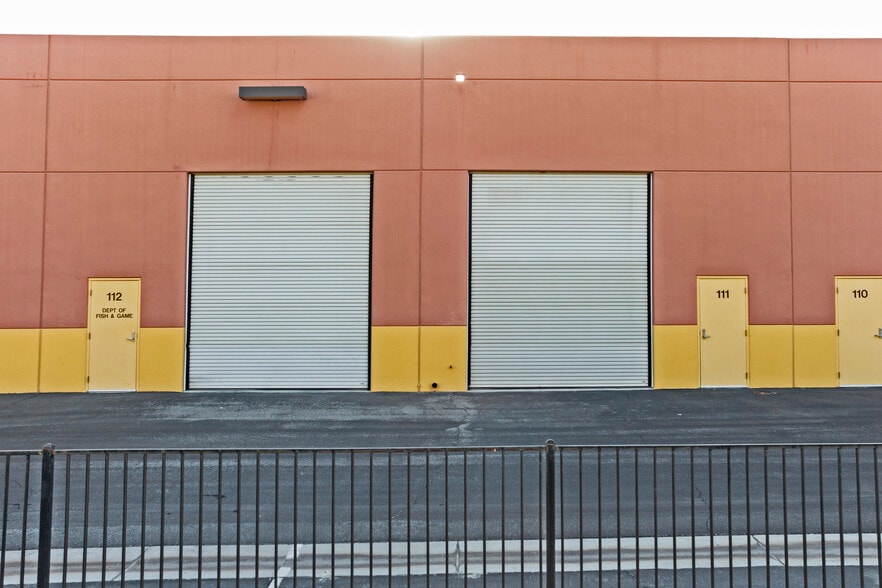 More Photos Of 78078 Country Club Dr, Bermuda Dunes Unknown For Lease