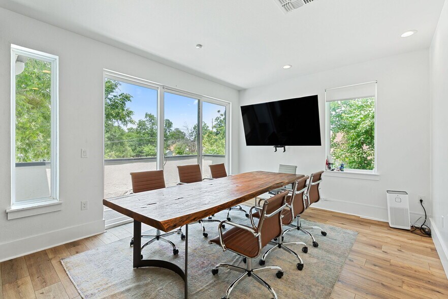 More Photos Of 1801 E Cesar Chavez St, Austin Loft Creative Space For Sale