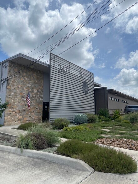 More Photos Of 247 W Olmos Dr, San Antonio Office For Sale