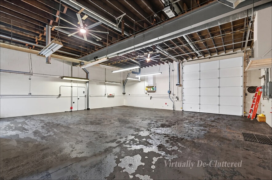 More Photos Of 8708 N 28th Ave, Omaha Light Manufacturing For Sale