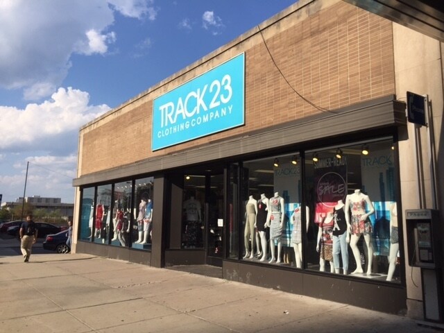 More Photos Of 990 Main St, Hartford Freestanding For Sale