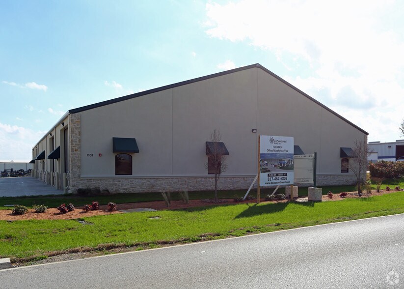 More Photos Of 1008-1010 W Harris Rd, Arlington Light Manufacturing For Sale