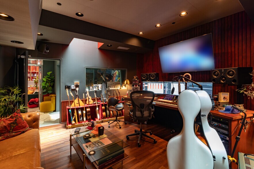 More Photos Of 3002 Pennsylvania Ave, Santa Monica Loft Creative Space For Sale