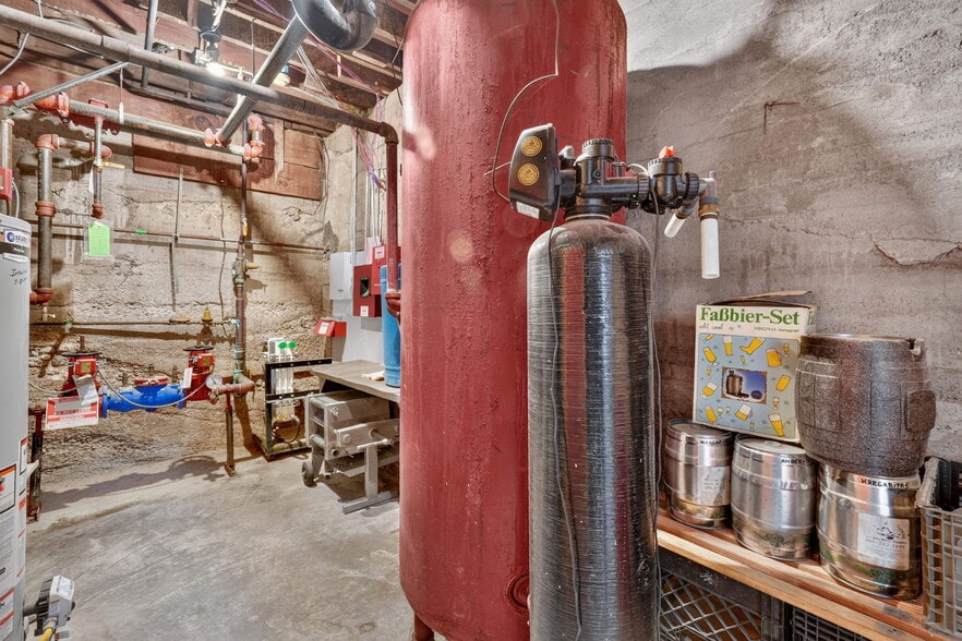 More Photos Of 615 S 1st Ave, Pocatello Restaurant For Sale