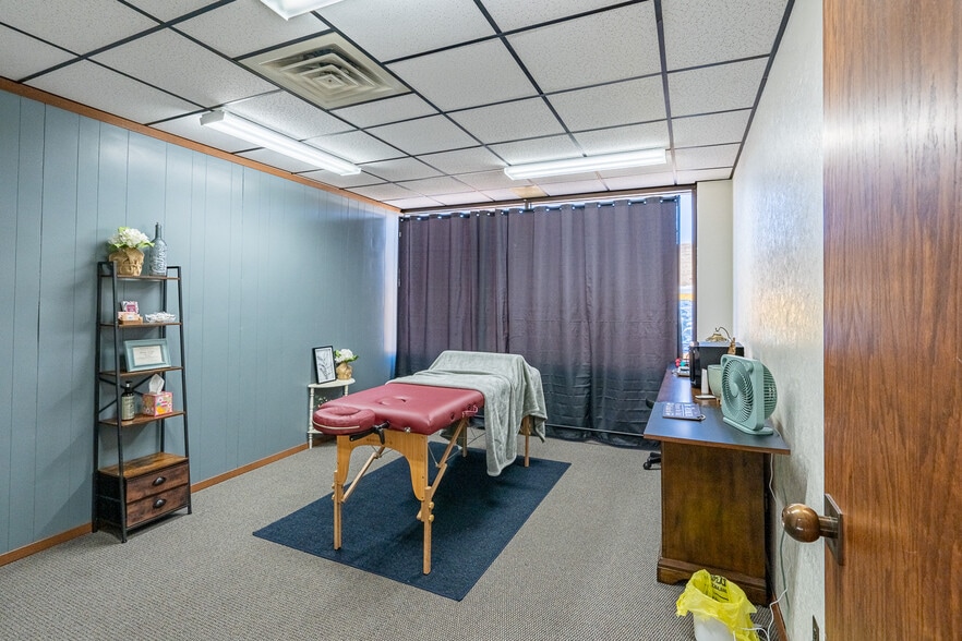 More Photos Of 102 W 5th St, Canton General Retail For Sale