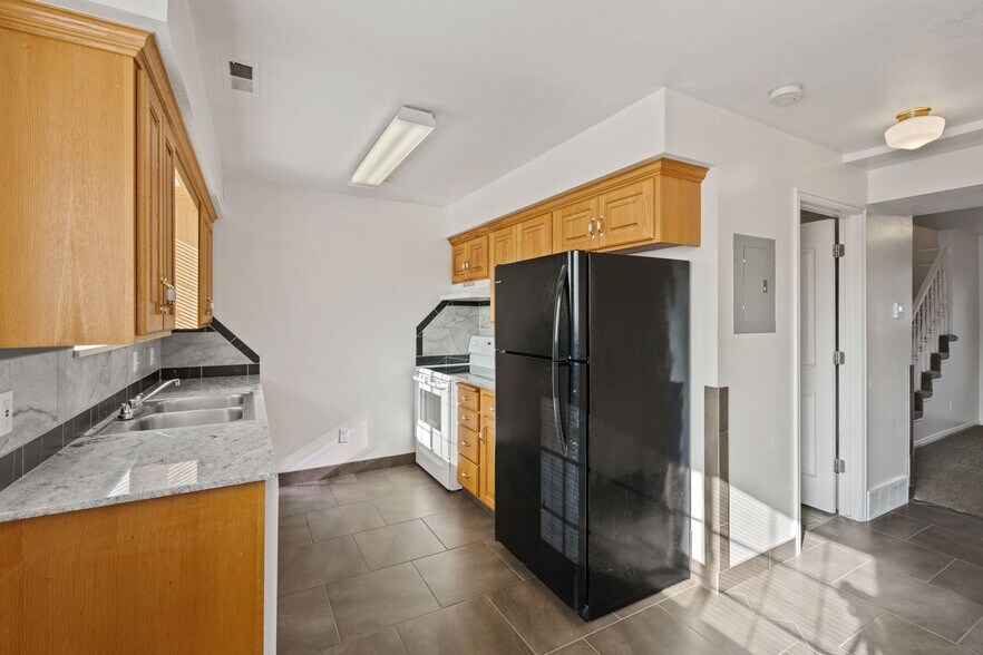 More Photos Of 984 E 900 S, Provo Apartments For Sale