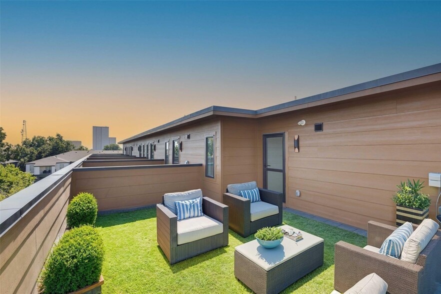 More Photos Of 4206 Cabell Dr, Dallas Apartments For Sale