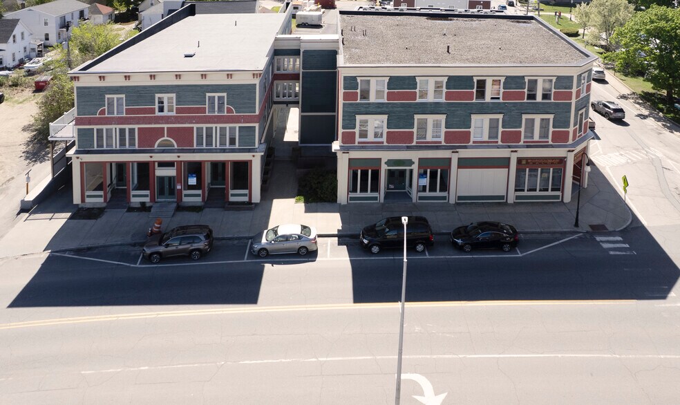 More Photos Of 13-17 Washington St, Sanford Apartments For Lease