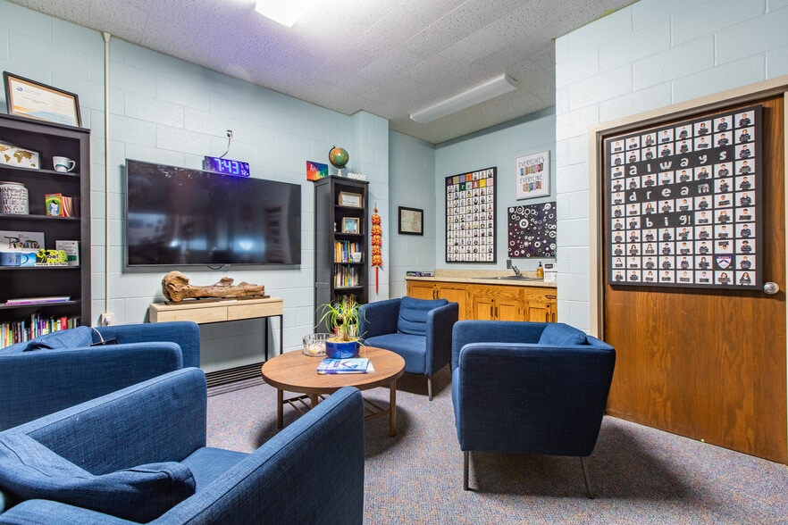 More Photos Of 974 Skyline Dr SW, Rochester Religious Facility For Lease