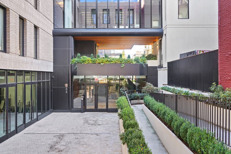 More Photos Of 33 Franklin St, Brooklyn Apartments For Lease