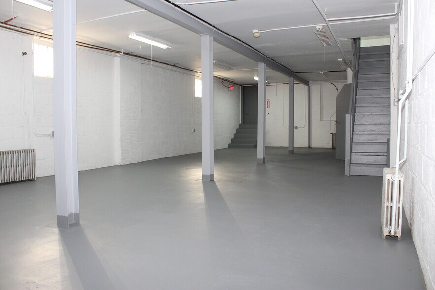 More Photos Of 4319 Meadowview Ave, North Bergen Warehouse For Lease