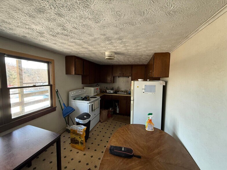 More Photos Of 191 Maine Avenue, Farmingdale Office For Sale