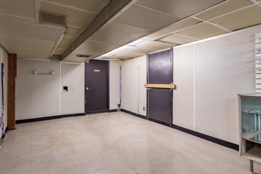 More Photos Of 1321 W Court St, Janesville Apartments For Sale