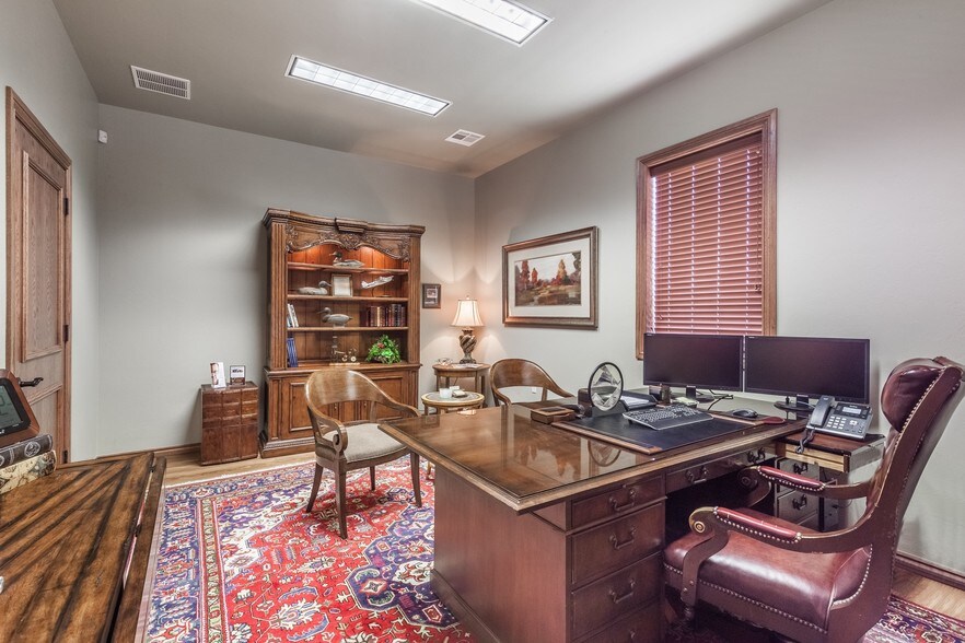 More Photos Of 2248 NW 164th St, Edmond Office For Sale