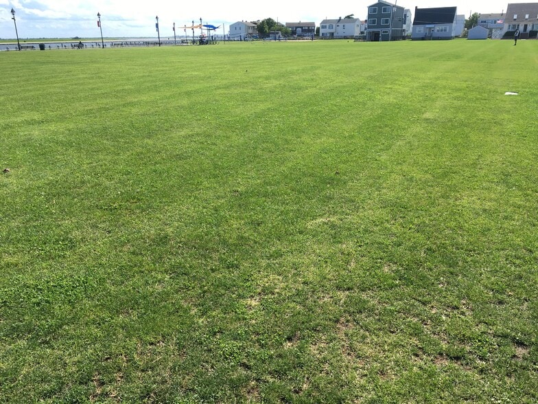 More Photos Of 405 Woodcleft Ave, Freeport Land For Sale