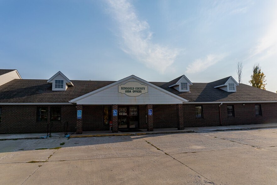 More Photos Of 1201 E South St, Mount Ayr Office For Sale