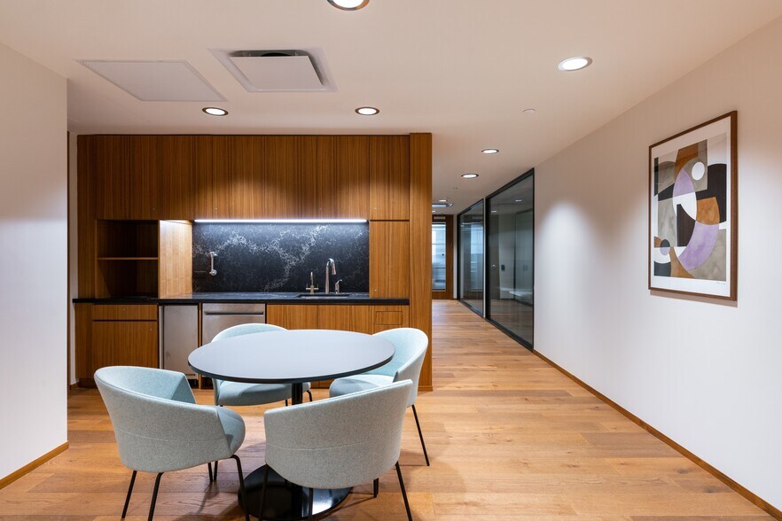 More Photos Of 445 Park Ave, New York Coworking Space