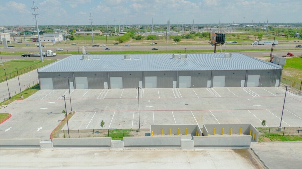 More Photos Of 5101 N Cage Blvd, Pharr Warehouse For Lease