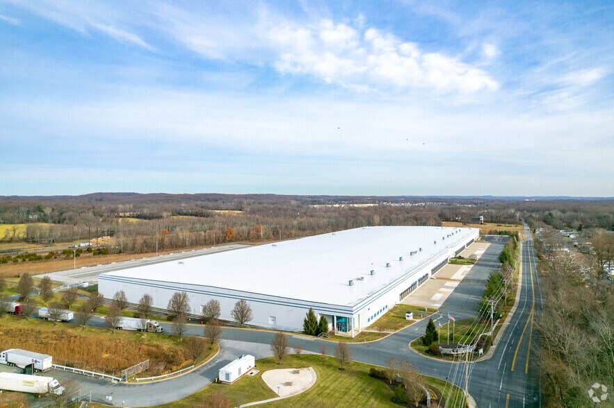 More Photos Of 500 Old Post Rd, Aberdeen Distribution For Lease