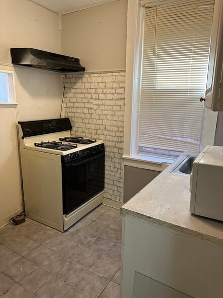 More Photos Of 1192 Yorkship Sq, Camden General Retail For Sale