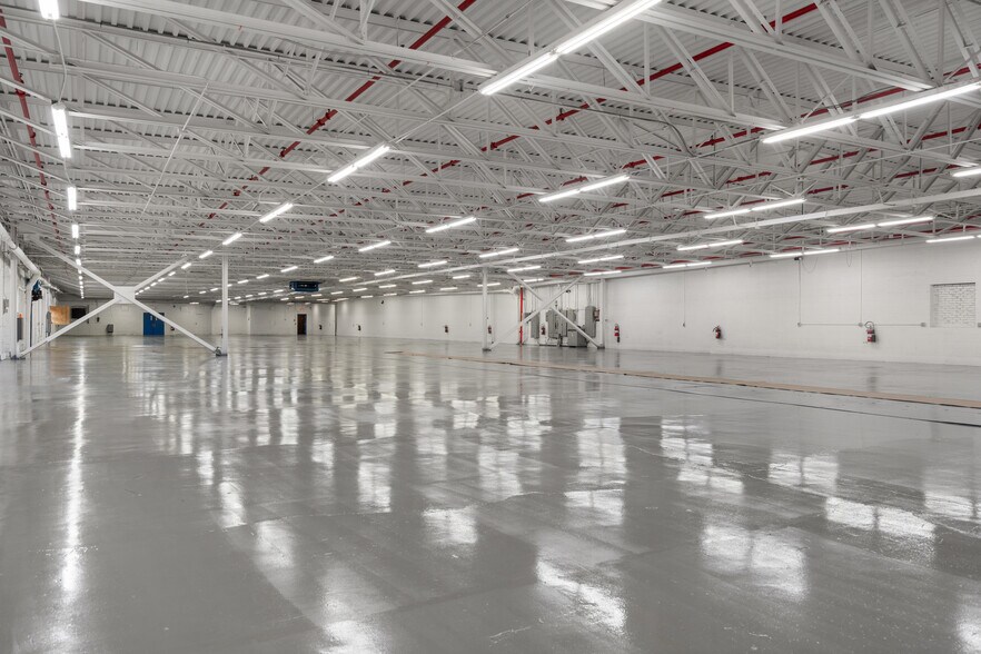 More Photos Of 56 Sterling St, Clinton Manufacturing For Lease