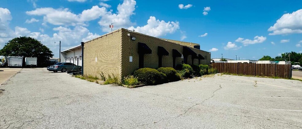 More Photos Of 4309 Action St, Garland Service For Sale