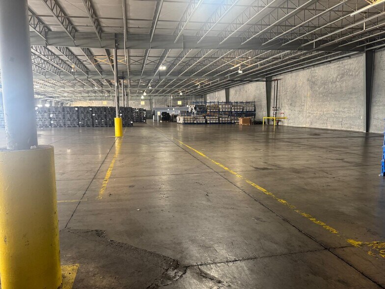 More Photos Of 801 Hallmark Dr, Laredo Warehouse For Lease