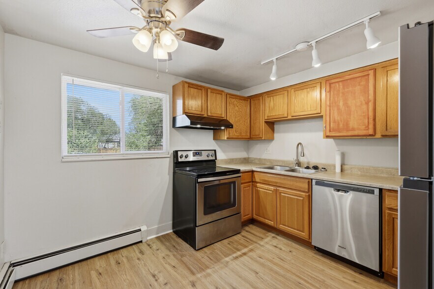 More Photos Of 4060 Airport Rd, Colorado Springs Apartments For Sale