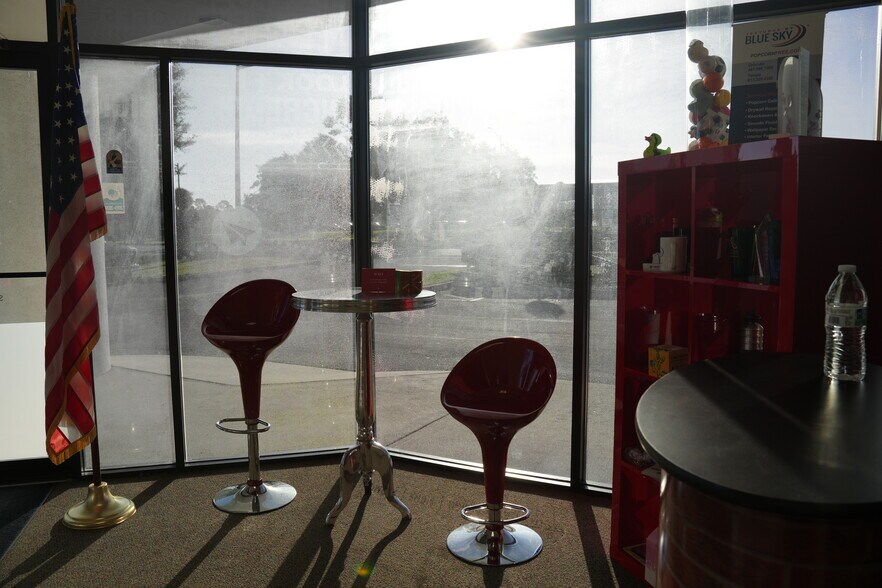 More Photos Of 4498 Vineland Rd, Orlando Flex For Lease