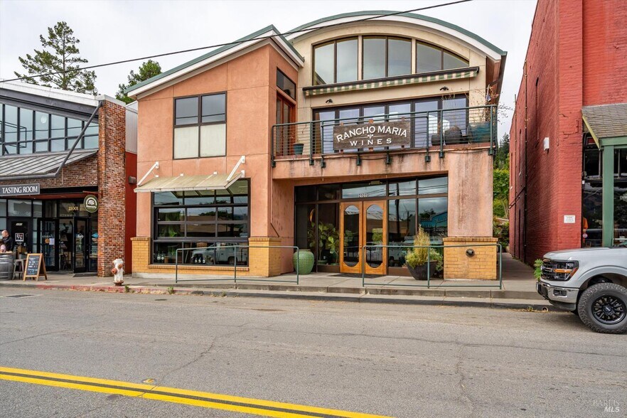 More Photos Of 21015 Geyserville Ave, Geyserville General Retail For Sale