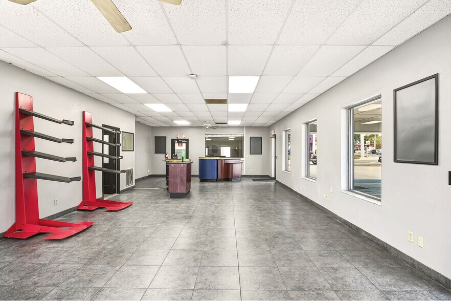 More Photos Of 1803 3rd St Sw, Winter Haven General Retail For Lease