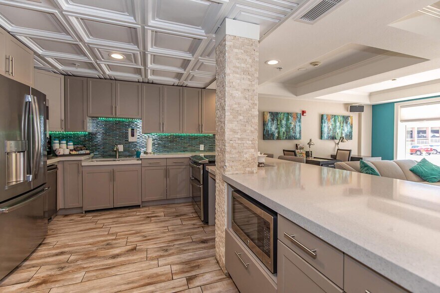 More Photos Of 1027 Washington Ave, Golden Apartments For Lease