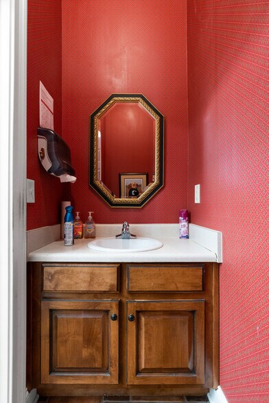 More Photos Of 1300 E Main St, Cartersville Medical For Sale