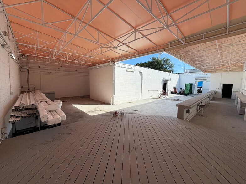 More Photos Of 345 NW 24th St, Miami Storefront Retail Office For Sale