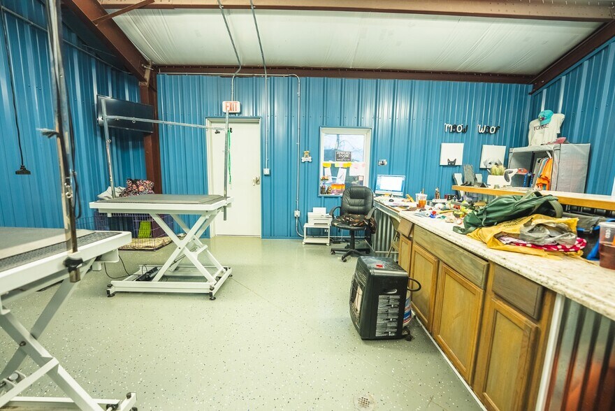 More Photos Of 19462 Lee Hwy, Abingdon General Retail For Sale