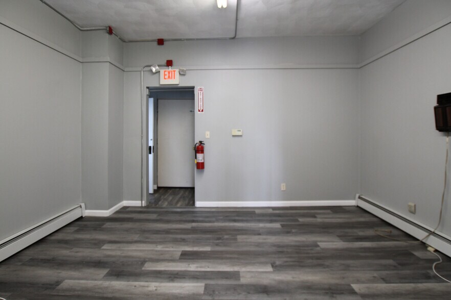 More Photos Of 492-494 Warren Ave, East Providence Storefront Retail Office For Sale