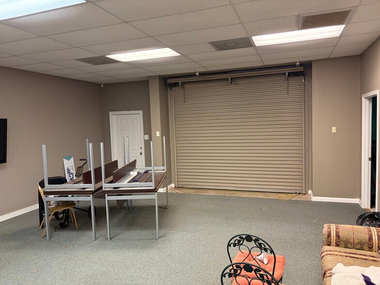 More Photos Of 3578 Oaktree Dr, Semmes Loft Creative Space For Lease