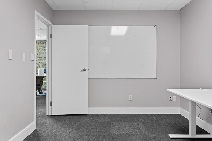 More Photos Of 2300 E 14th St, Tulsa Office For Lease