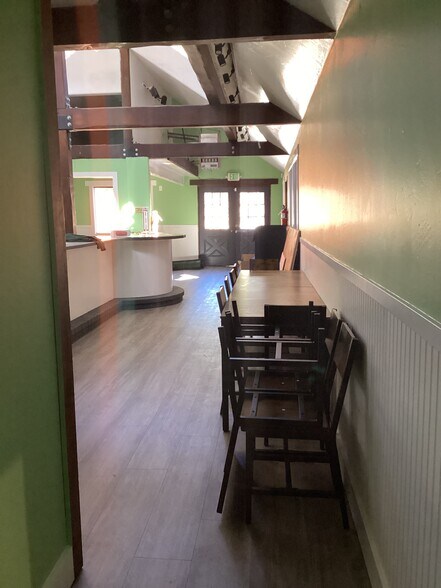 More Photos Of 3542 Lake Tahoe Blvd, South Lake Tahoe Restaurant For Sale