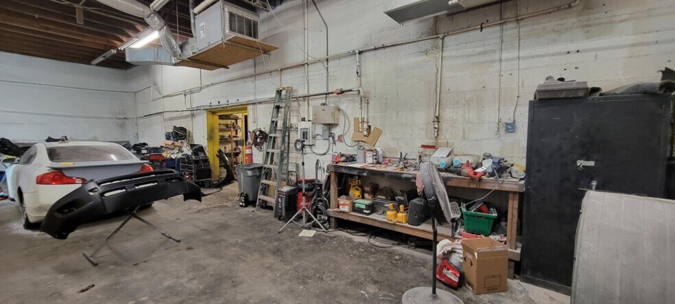 More Photos Of 245 W 24th St, Norfolk Service For Lease