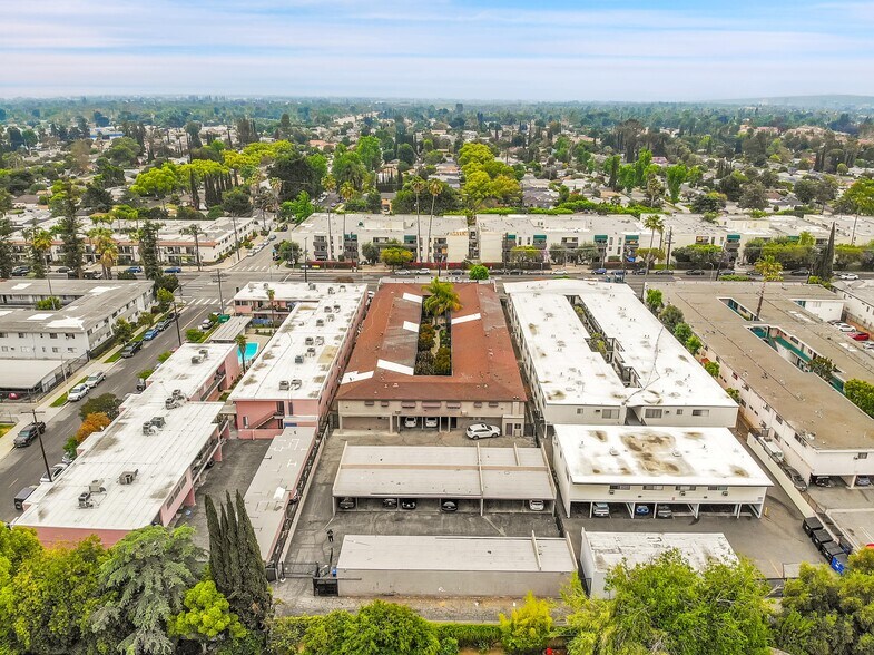 More Photos Of 6225 Reseda Blvd, Tarzana Apartments For Sale