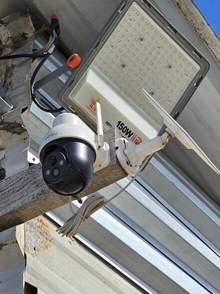 More Photos Of 1502 1/2 Jenkins Rd, Pasadena Self Storage For Sale