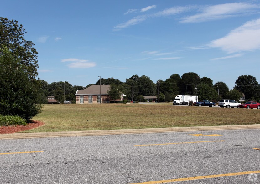 More Photos Of 3220 Springs Rd NE, Hickory Unknown For Lease