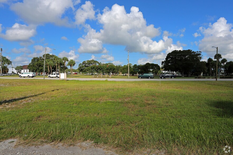 More Photos Of 900 S US HWY 1, Fort Pierce Land For Lease