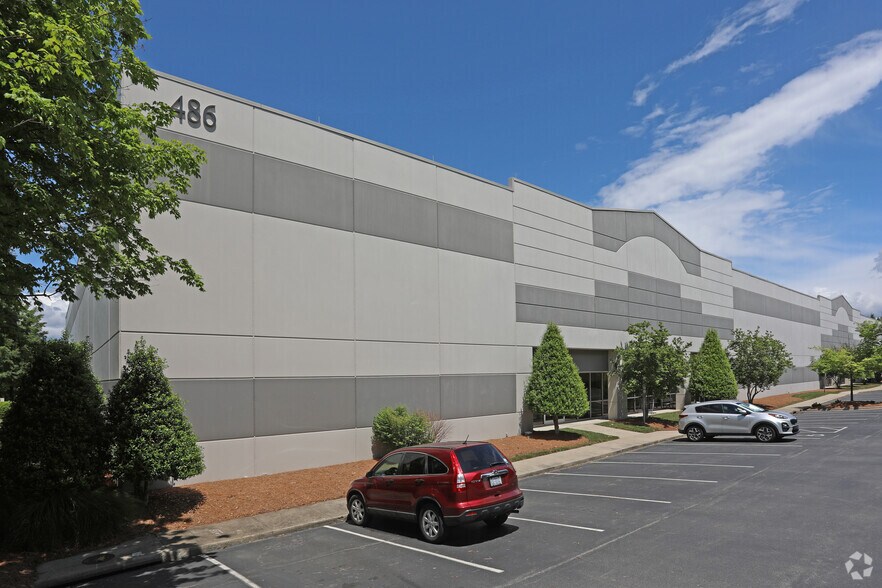 More Photos Of 488 Gallimore Dairy Rd, Greensboro Unknown For Lease