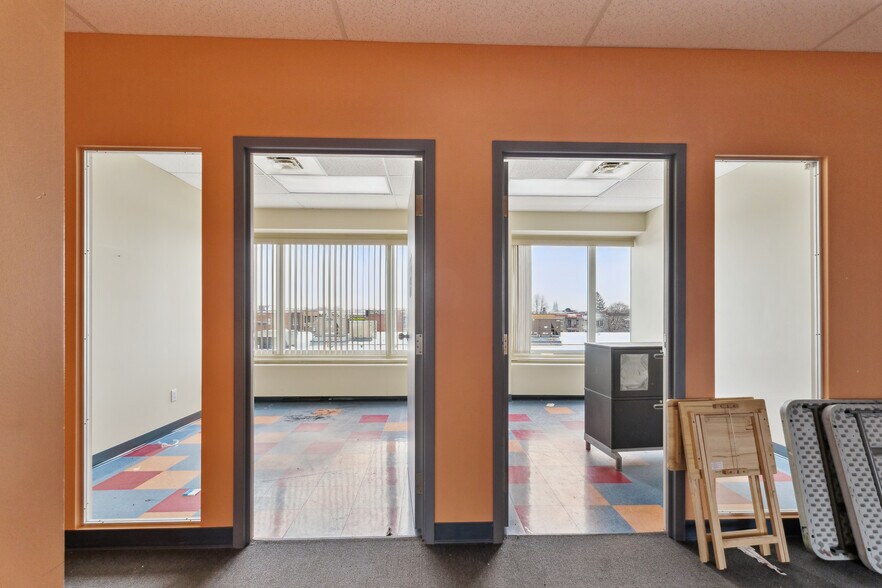 More Photos Of 3440-3444 Rue Ontario E, Montréal Office For Lease
