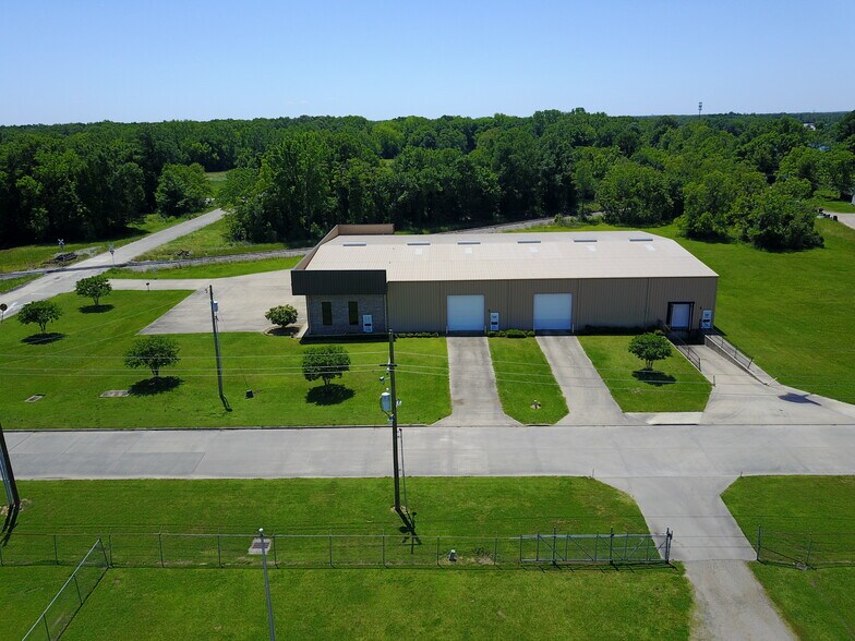 More Photos Of 900 Delta Dr, Monroe Showroom For Sale